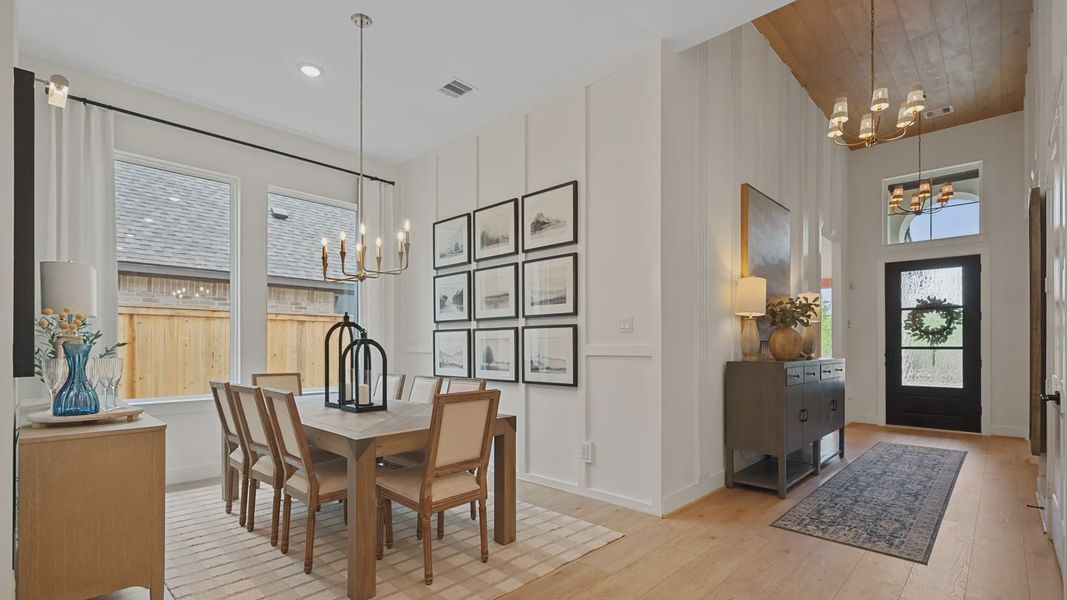 Representative furnished interior of a home built from the Hampton by Chesmar Homes in Wildrye 60', Waller (Image 13).