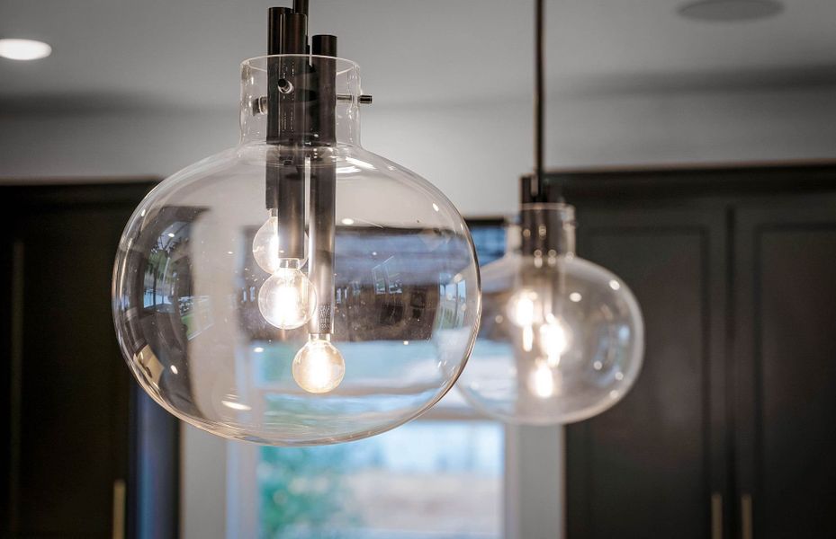 Representative interior finishes for a home built from the Compass by Del Webb in Del Webb Austin at Lost Pines, Bastrop (Image 69).