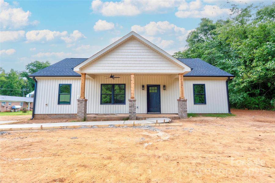 Front exterior of a new home in , Kings Mountain, NC, highlighting curb appeal (Image 19).