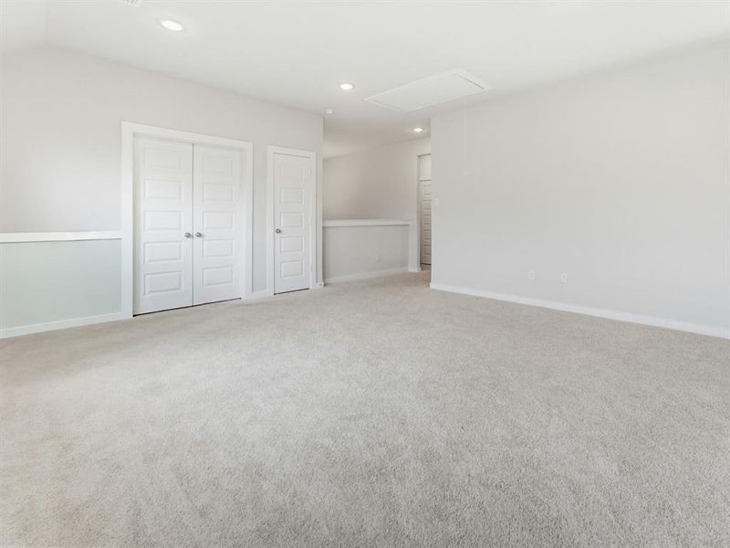 Spacious, unfurnished interior of a new home in Madero, Haslet (Image 22).