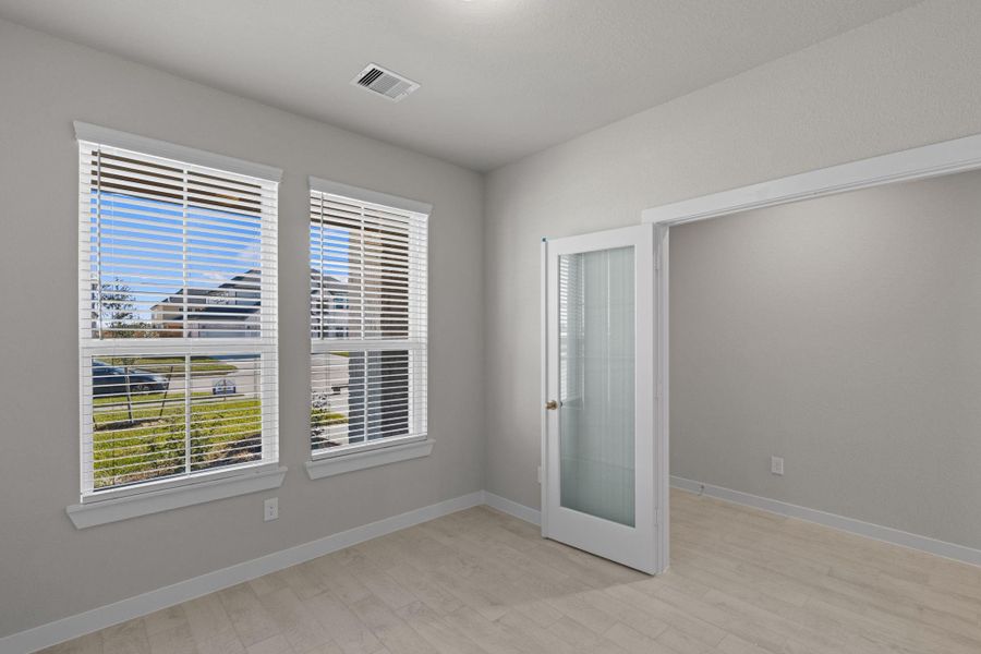 Spacious, unfurnished interior of a new home in Briarwood Crossing, Rosenberg (Image 31). Spacious, unfurnished interior of a new home in Briarwood Crossing, Rosenberg (Image 31).