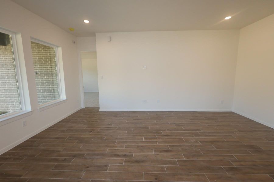 Spacious, unfurnished interior of a new home in Sundance Cove Lakeside - Overlook View Collection, Crosby (Image 6).
