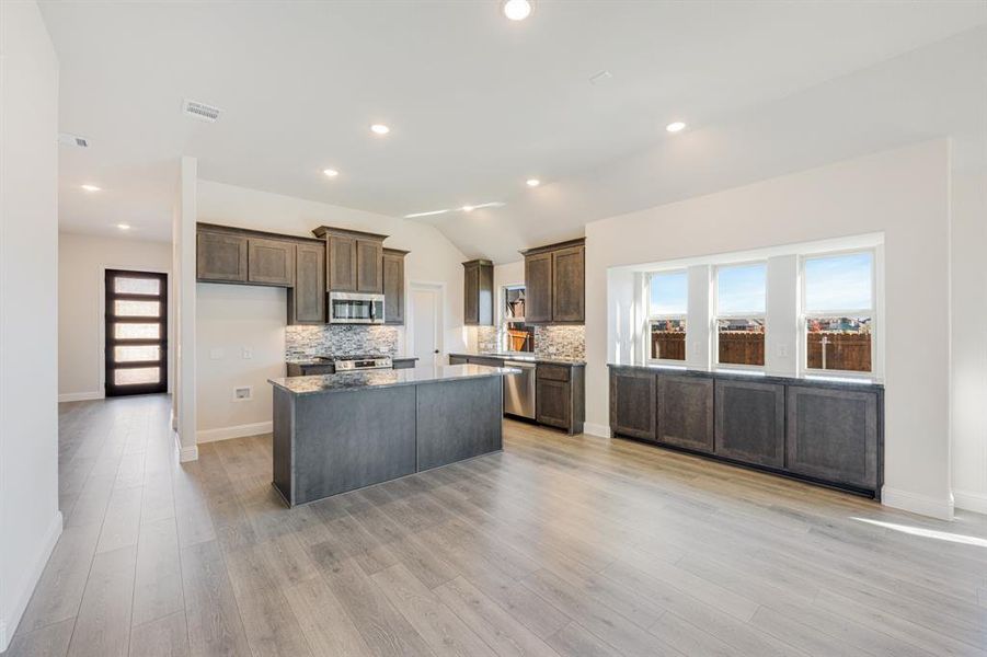 Furnished interior view inside a new home in Maplewood, Glenn Heights (Image 10).