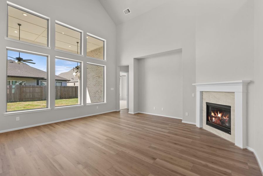 Spacious, unfurnished interior of a new home in , Conroe (Image 25).