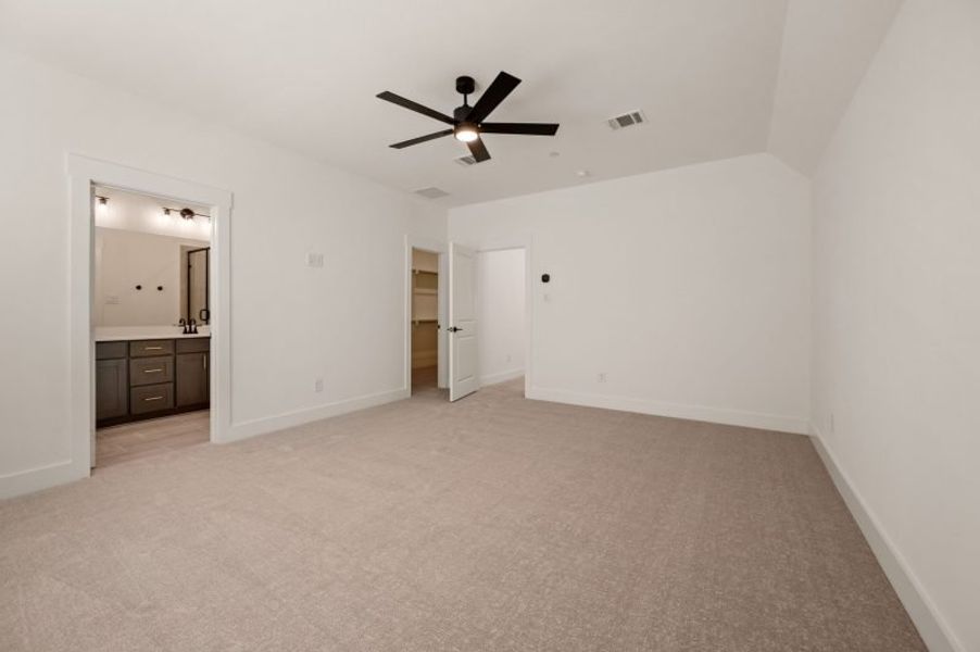 Spacious, unfurnished interior of a new home in Chelsea Commons, Allen (Image 30).
