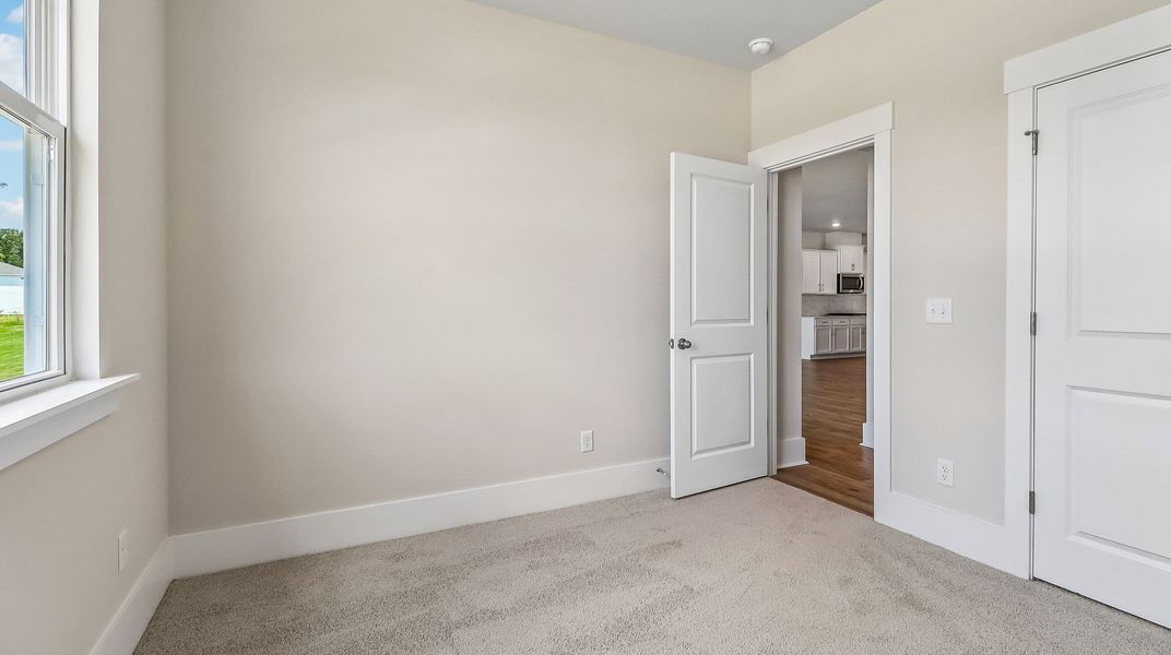 Spacious, unfurnished interior of a new home in Shell Pointe, Gilbert (Image 23).