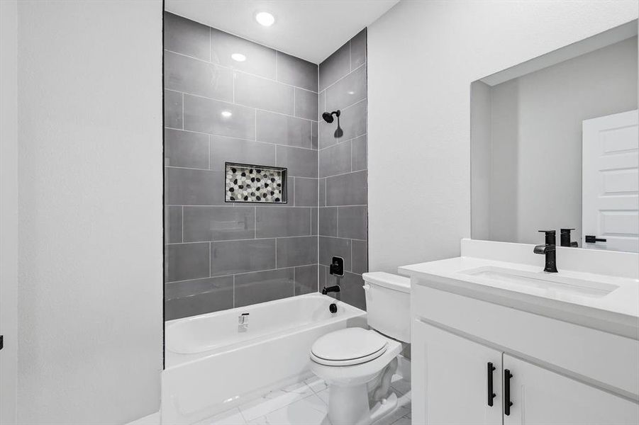 Furnished interior view inside a new home in , Terrell (Image 7).