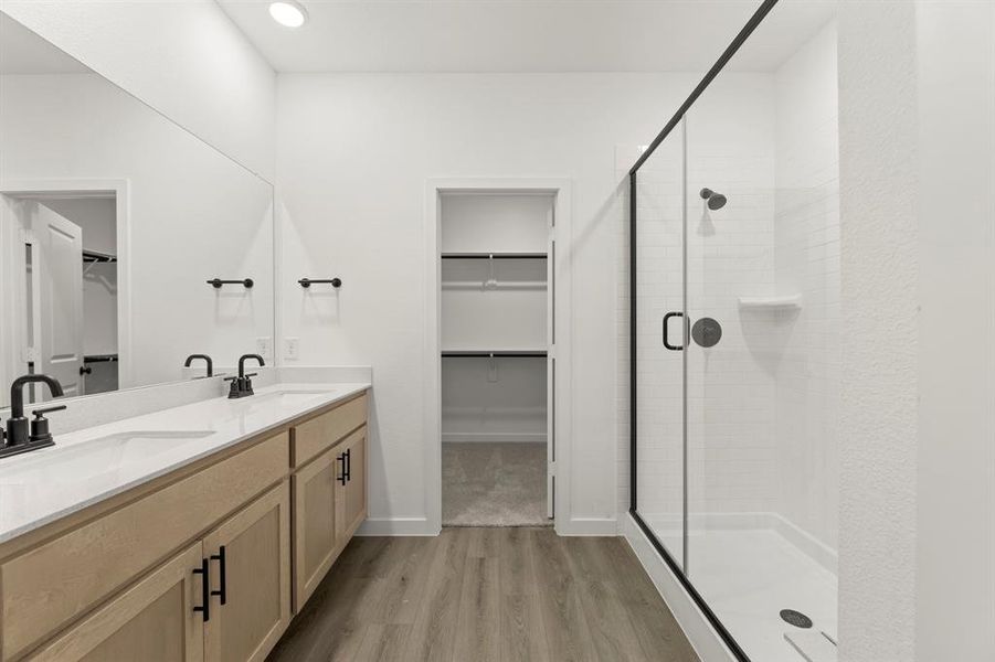 13. 2501 Daisy - Bath 13. 2501 Daisy - Bath