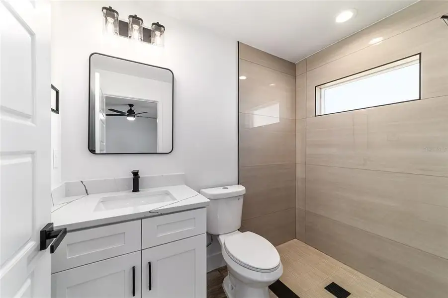 Furnished interior view inside a new home in , Dunnellon (Image 7).