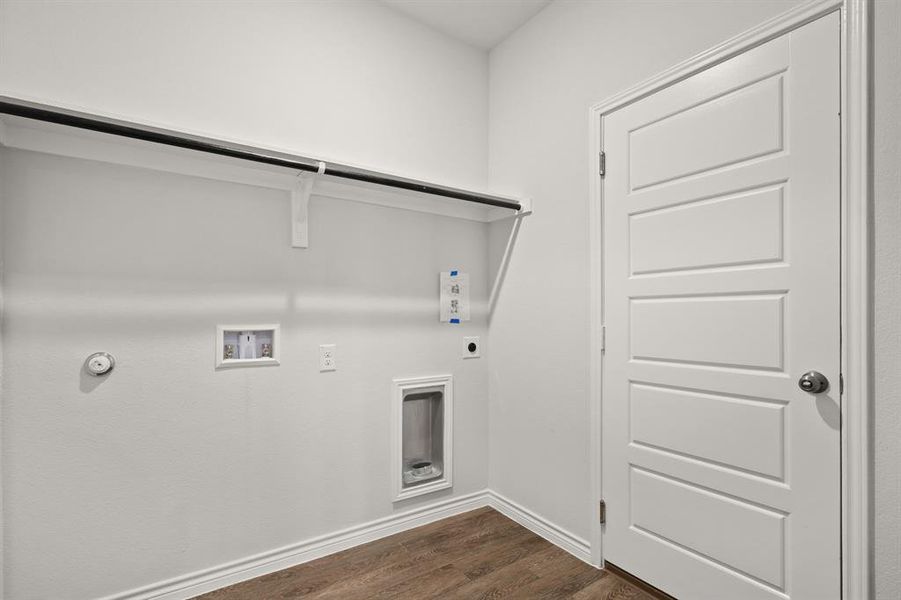 Spacious, unfurnished interior of a new home in Sycamore Landing, Fort Worth (Image 21).