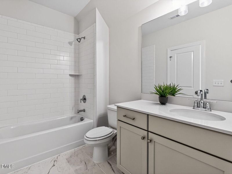 041-1280x960-bathroom