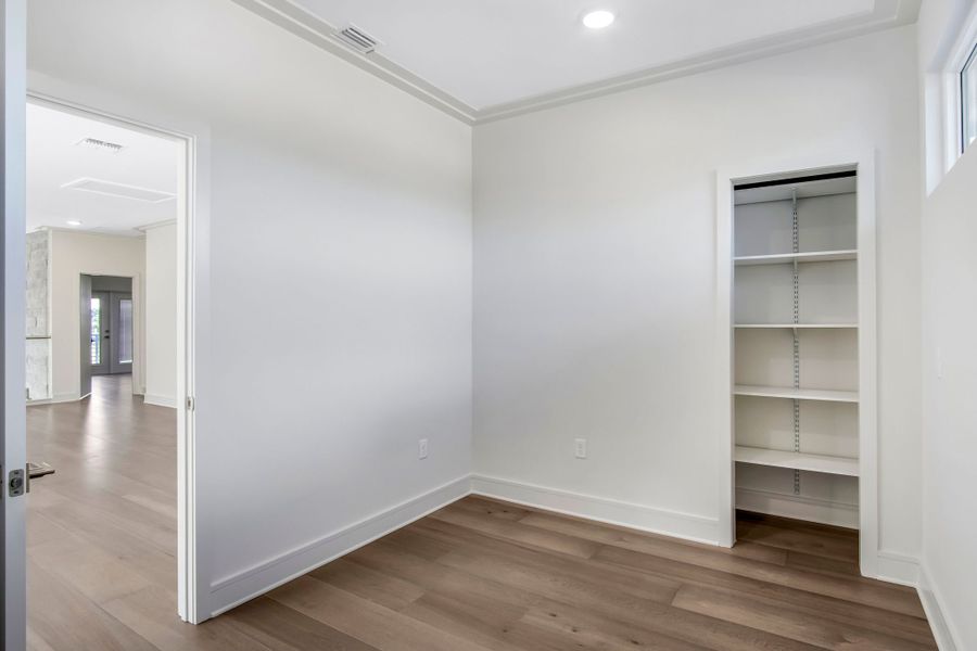 Representative unfurnished interior of a home built from the Aspen Estate by ABD Development in Hampton Green at Providence, Davenport (Image 63). Representative unfurnished interior of a home built from the Aspen Estate by ABD Development in Hampton Green at Providence, Davenport (Image 63).