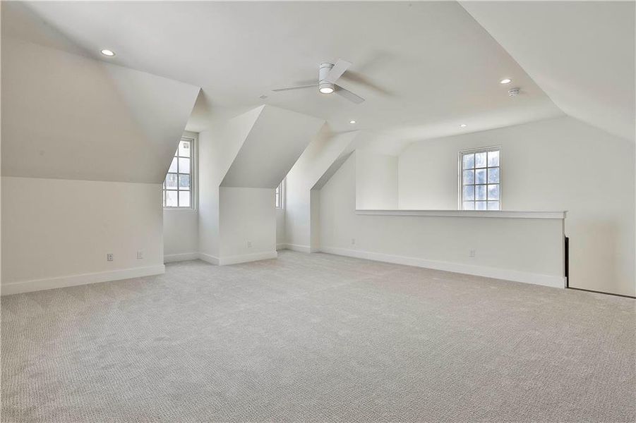 Spacious, unfurnished interior of a new home in Laurel Brooke, Peachtree City (Image 39). Spacious, unfurnished interior of a new home in Laurel Brooke, Peachtree City (Image 39).