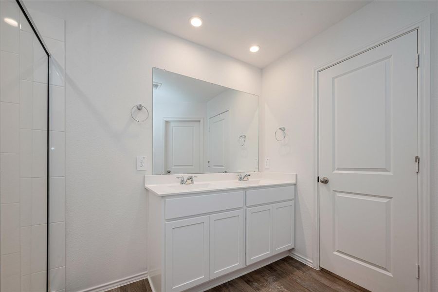 Furnished interior view inside a new home in Tamarron, Fulshear (Image 8). Furnished interior view inside a new home in Tamarron, Fulshear (Image 8).