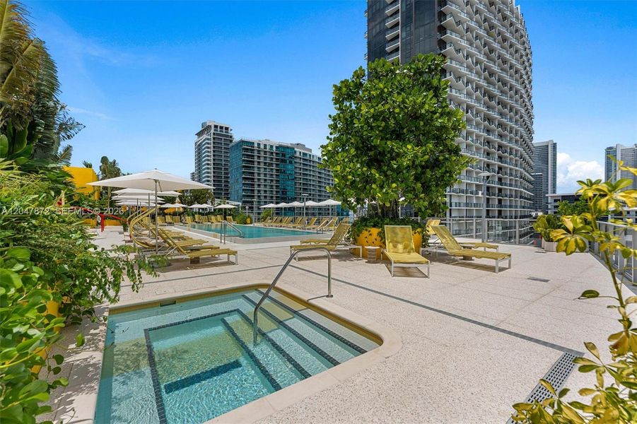 Condo located in Miami, FL showcasing its design and architecture (Image 5). Condo located in Miami, FL showcasing its design and architecture (Image 5).
