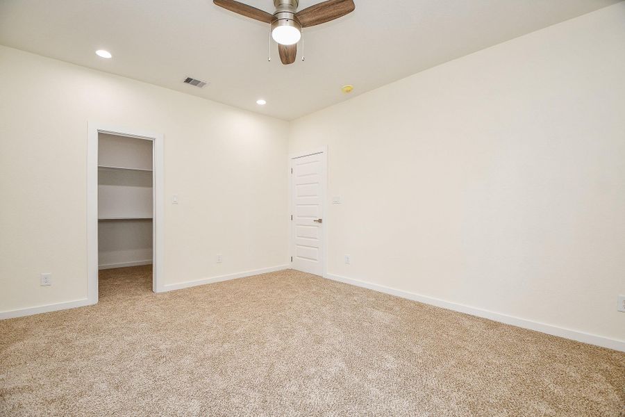 Spacious, unfurnished interior of a new home in , Houston (Image 20). Spacious, unfurnished interior of a new home in , Houston (Image 20).