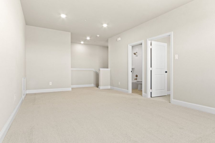 Spacious, unfurnished interior of a new home in Cottonwood Creek, Rowlett (Image 41). Spacious, unfurnished interior of a new home in Cottonwood Creek, Rowlett (Image 41).