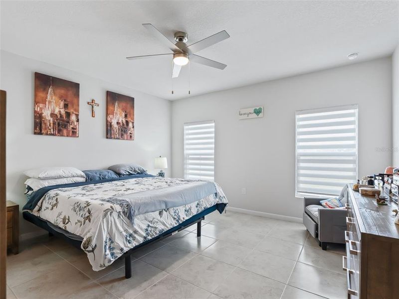 Furnished interior view inside a new home in , Sumterville (Image 27).
