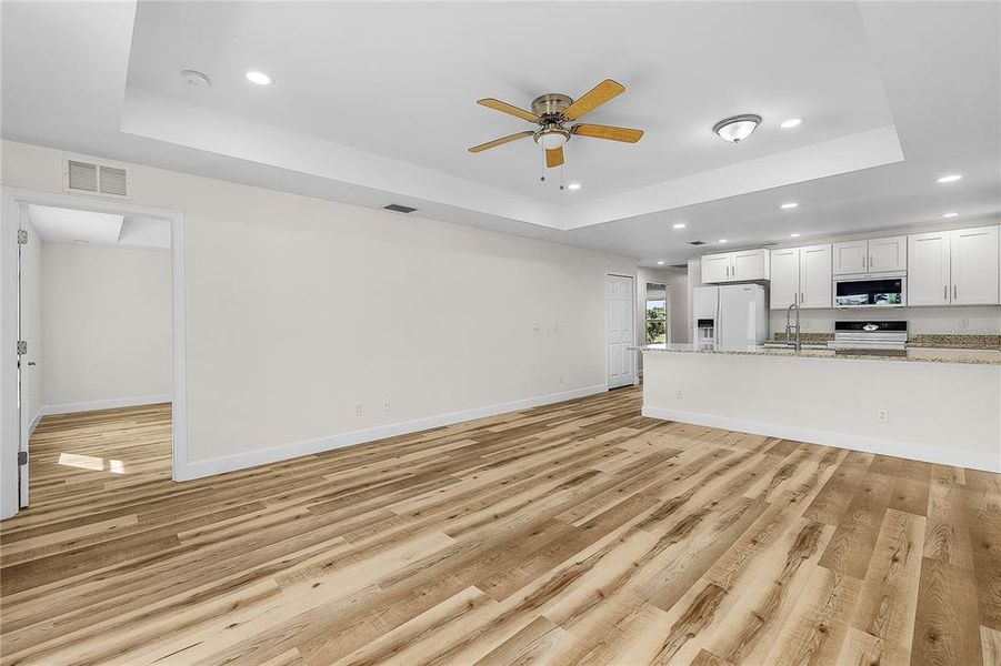 Spacious, unfurnished interior of a new home in , Punta Gorda (Image 34).