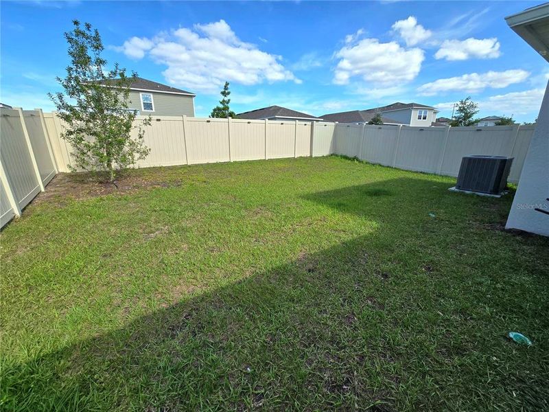 Exterior details and patio area of a home in , Haines City (Image 17).