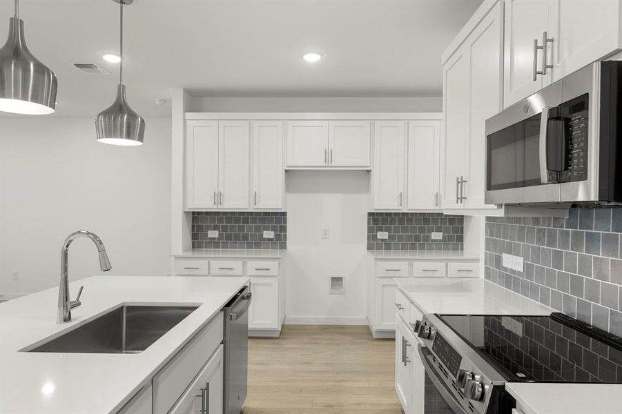 07. 2537 Lost Maples - Kitchen (4)