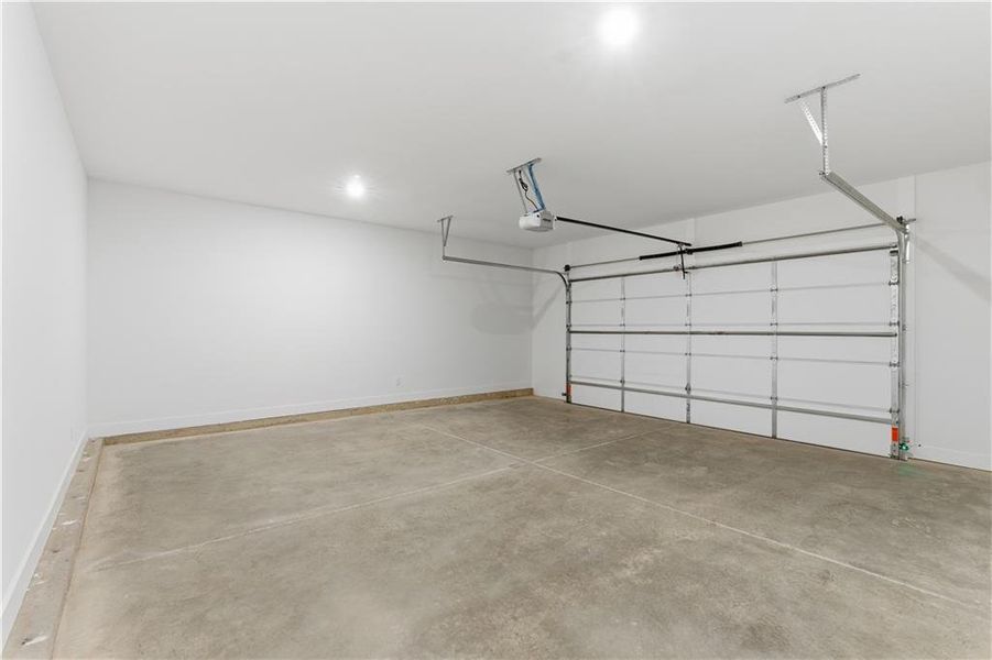 Spacious, unfurnished interior of a new home in , Dallas (Image 52).