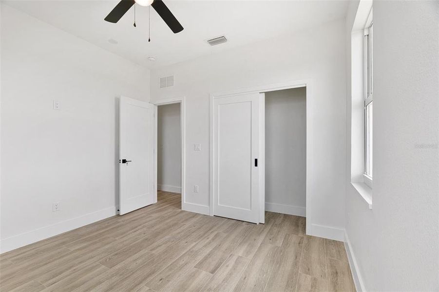 Spacious, unfurnished interior of a new home in , Placida (Image 38).