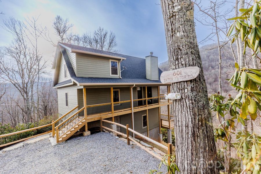 Exterior details and patio area of a home in , Maggie Valley (Image 16).