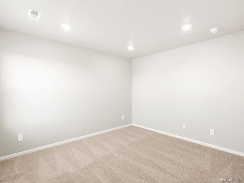 Spacious, unfurnished interior of a new home in Buffalo Highlands: The Flora Collection, Commerce City (Image 28).