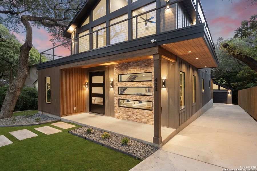 Exterior details and patio area of a home in , Alamo Heights (Image 3). Exterior details and patio area of a home in , Alamo Heights (Image 3).