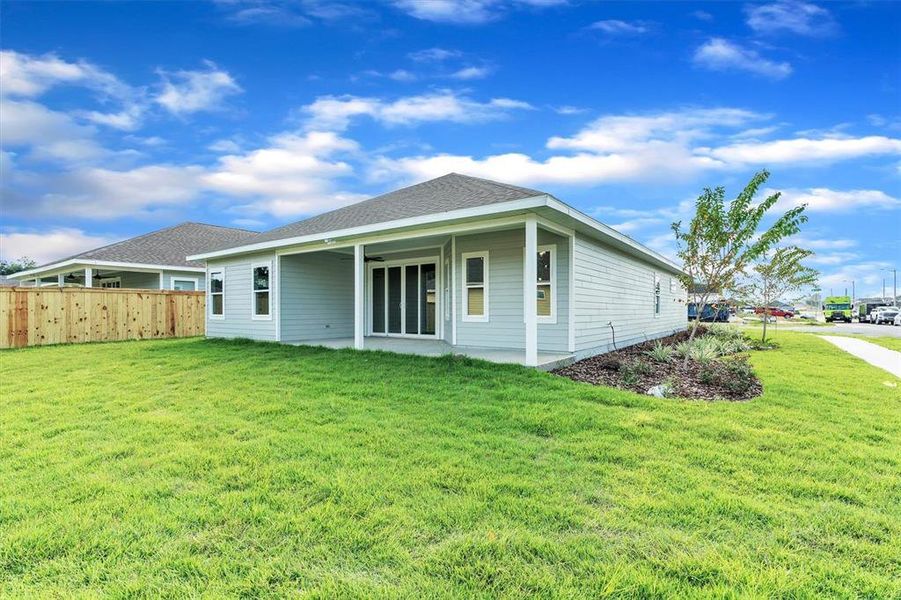 Exterior details and patio area of a home in Grand Oaks, Gainesville (Image 27).