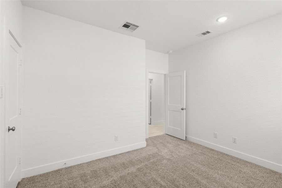 Spacious, unfurnished interior of a new home in The Woodlands Hills, Willis (Image 20).