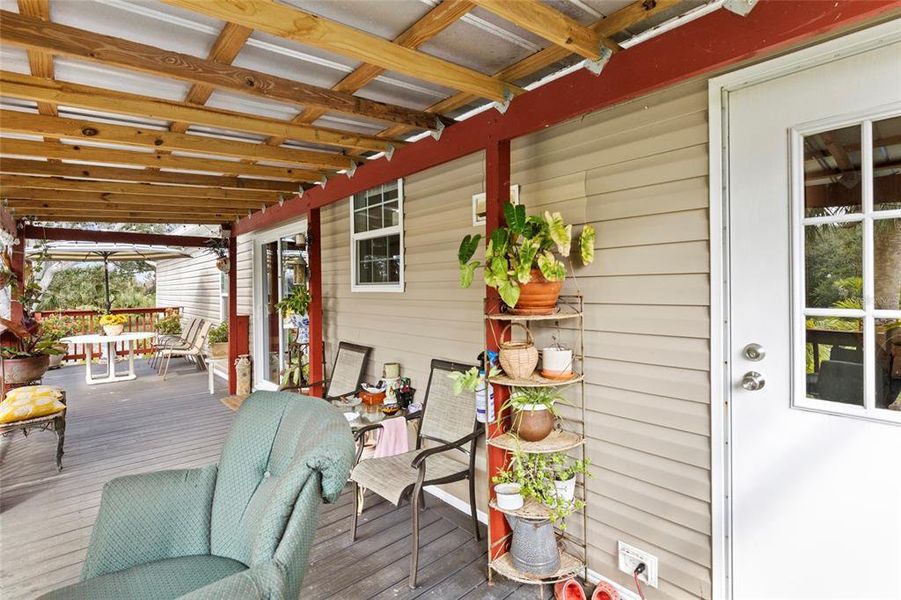 Exterior details and patio area of a home in , Okeechobee (Image 19).