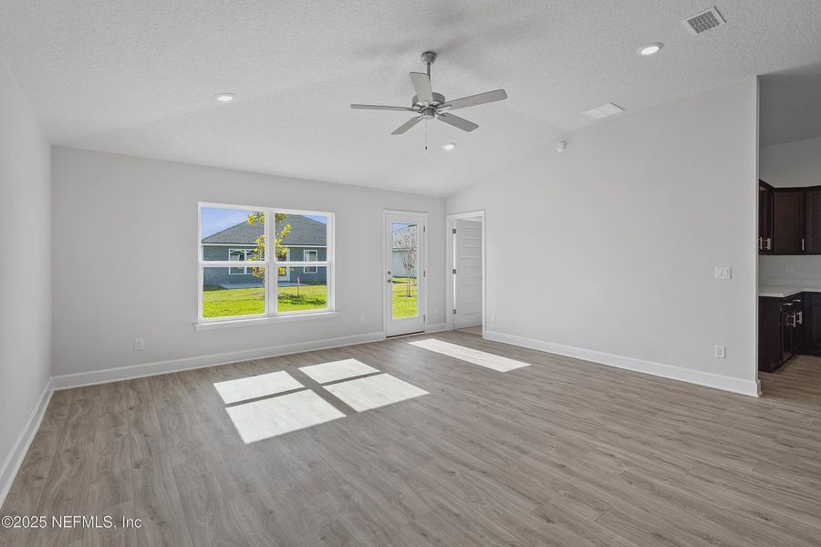 Spacious, unfurnished interior of a new home in Summerglen, Jacksonville (Image 12). Spacious, unfurnished interior of a new home in Summerglen, Jacksonville (Image 12).