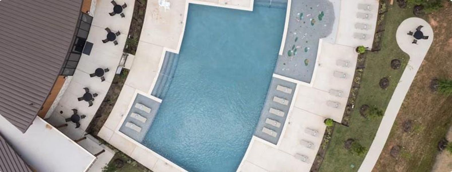 Community amenities in Clopton Farms, Montgomery (Image 11).