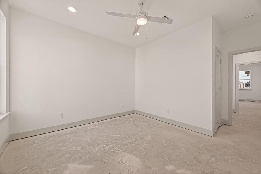 Spacious, unfurnished interior of a new home in , Houston (Image 11).