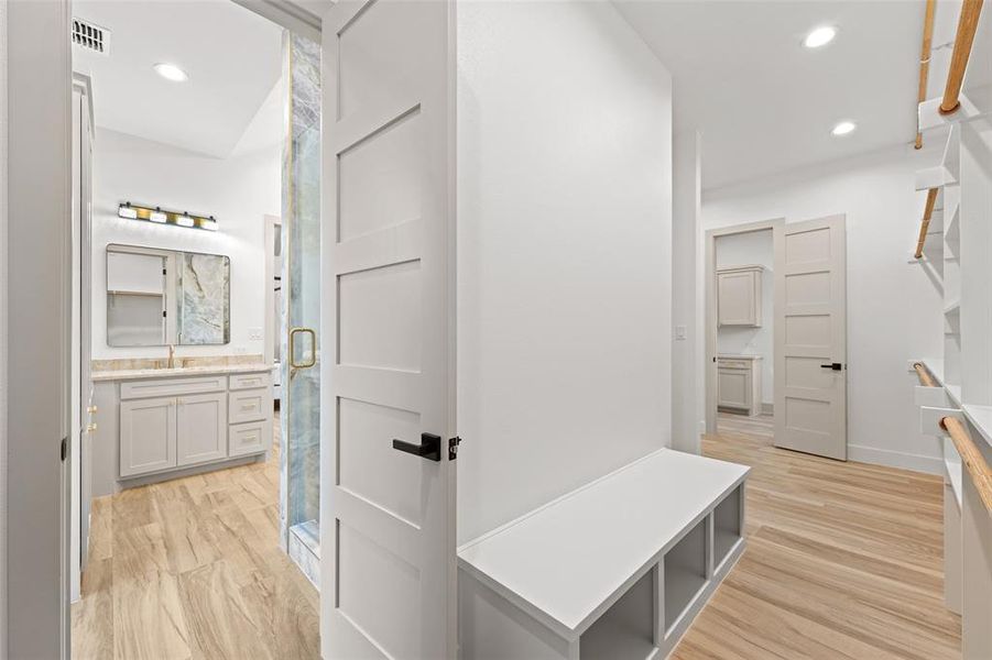 Furnished interior view inside a new home in , Malakoff (Image 5).