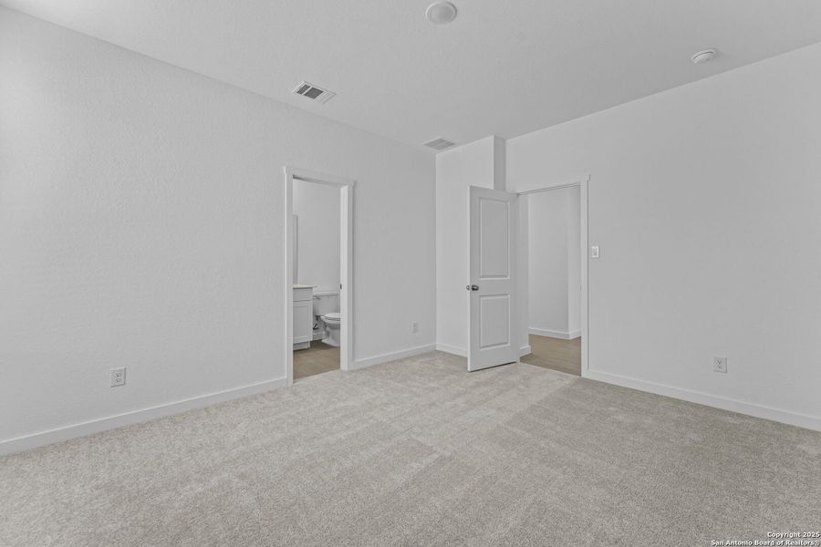 Spacious, unfurnished interior of a new home in Waterwheel: Coastline Collection, San Antonio (Image 10).