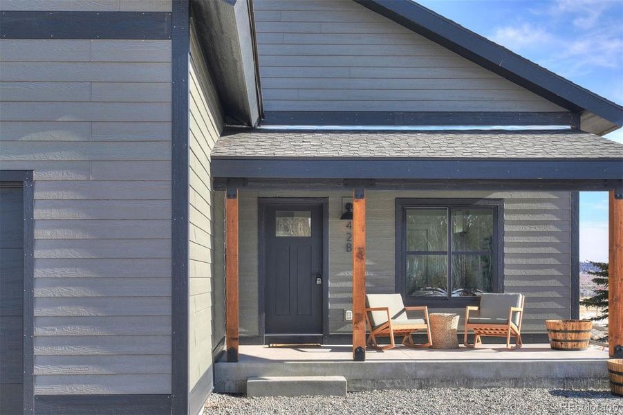 Lincoln Model Home Photos. Same model home by same builder.