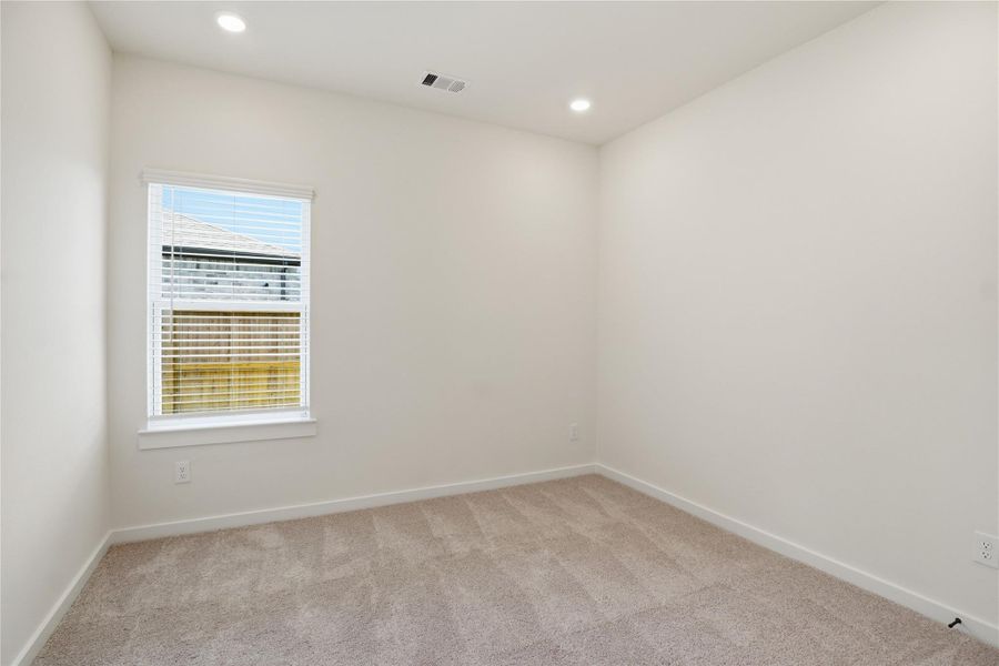 Spacious, unfurnished interior of a new home in Foxtail Palms, Manvel (Image 34).