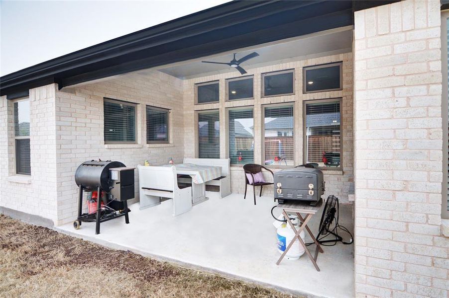 LARGE COVERED PATIO