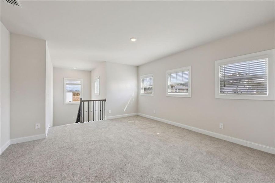 Spacious, unfurnished interior of a new home in River Pointe, Monroe (Image 28).
