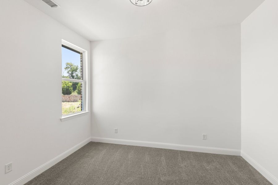 Spacious, unfurnished interior of a new home in Nelson Lake Estates, Rockwall (Image 23). Spacious, unfurnished interior of a new home in Nelson Lake Estates, Rockwall (Image 23).