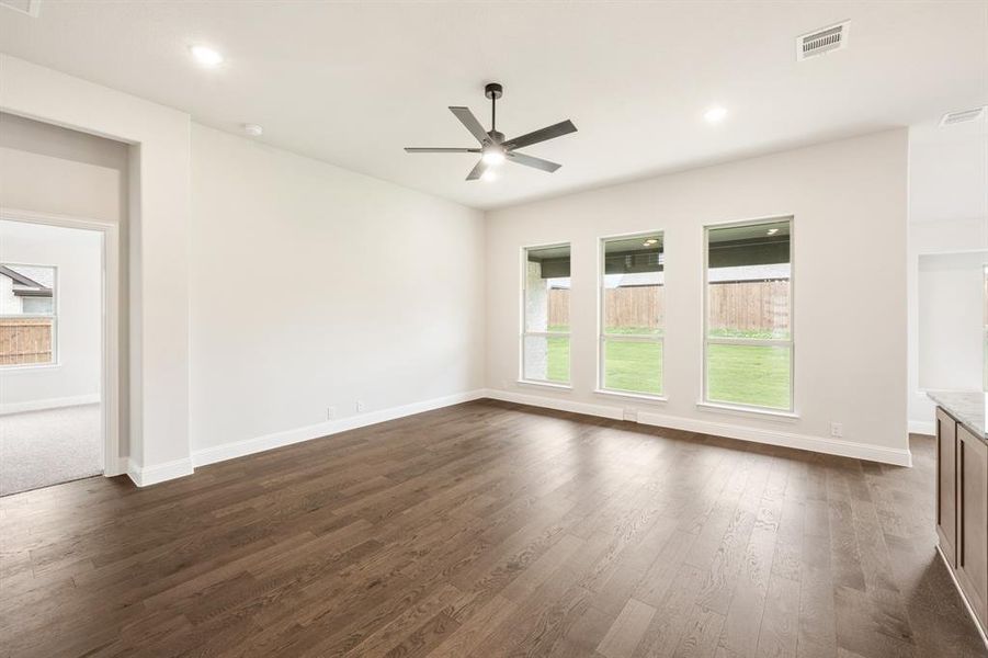 Spacious, unfurnished interior of a new home in Hampton Park, Glenn Heights (Image 26). Spacious, unfurnished interior of a new home in Hampton Park, Glenn Heights (Image 26).