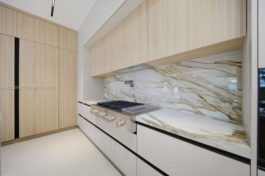 Close-up of interior finishes inside a home in , Fort Lauderdale (Image 19).