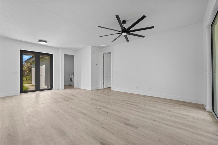 Spacious, unfurnished interior of a new home in , Port Charlotte (Image 16).