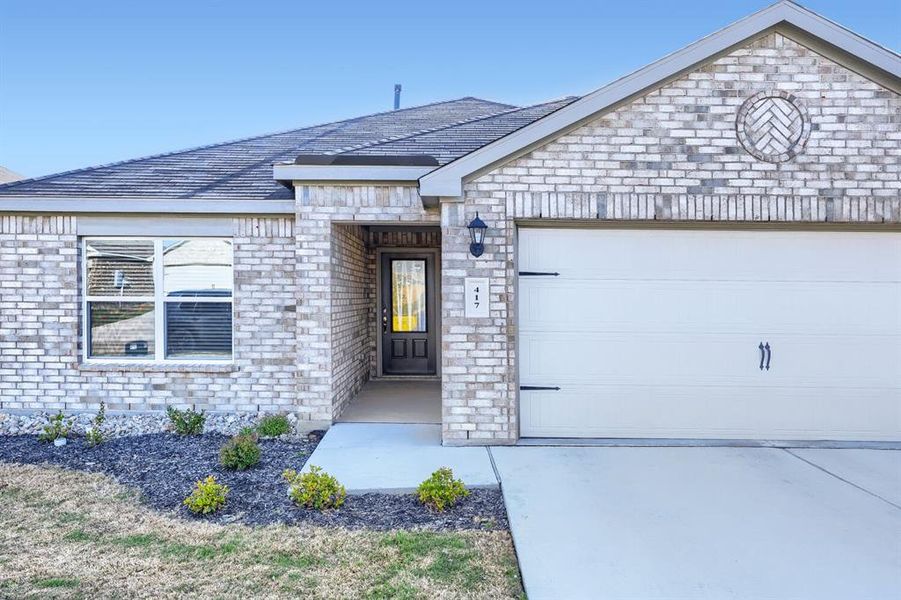 Exterior details and patio area of a home in Patriot Estates, Venus (Image 3).