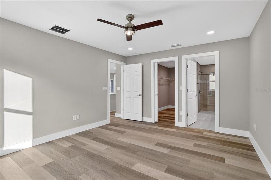 Spacious, unfurnished interior of a new home in , Citrus Springs (Image 34).