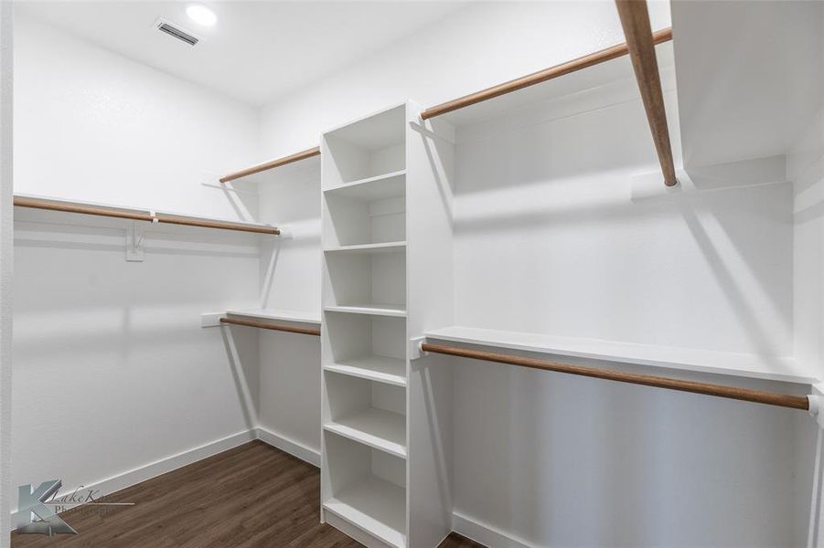 Furnished interior view inside a new home in , Abilene (Image 14).