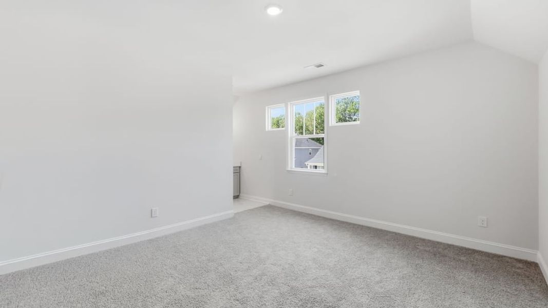 Spacious, unfurnished interior of a new home in Briargate, Fountain Inn (Image 31).